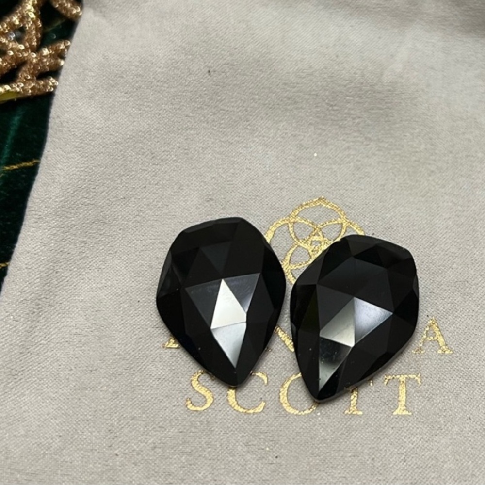 Kendra Scott black corleys